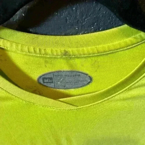 Men’s REI Neon Green Athletic Tshirt - Picture 3 of 4